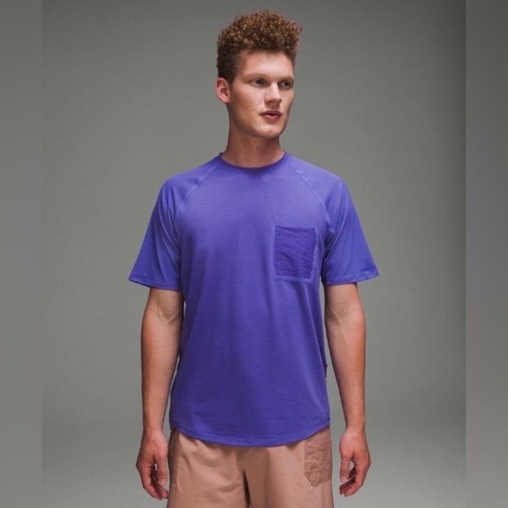 Lululemon Men’s Ventilated Tech Hiking Shirt Sz XL Purple Short Sleeve Athletic